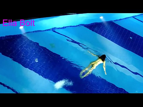 ❤️ Ùn possu micca piantà di fighjulà, ghjovana bionda catturata nuda in piscina ELLA BOLT ❤️❌ Pornografia russa à co.xxxhdporn.ru ❌❤